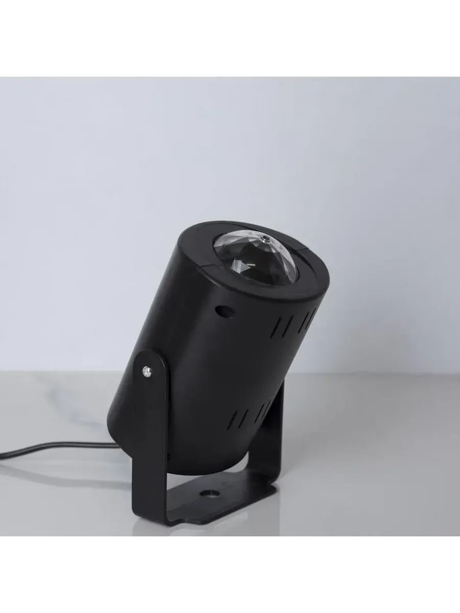 Световой прибор с RGB-подсветкой и пультом управления