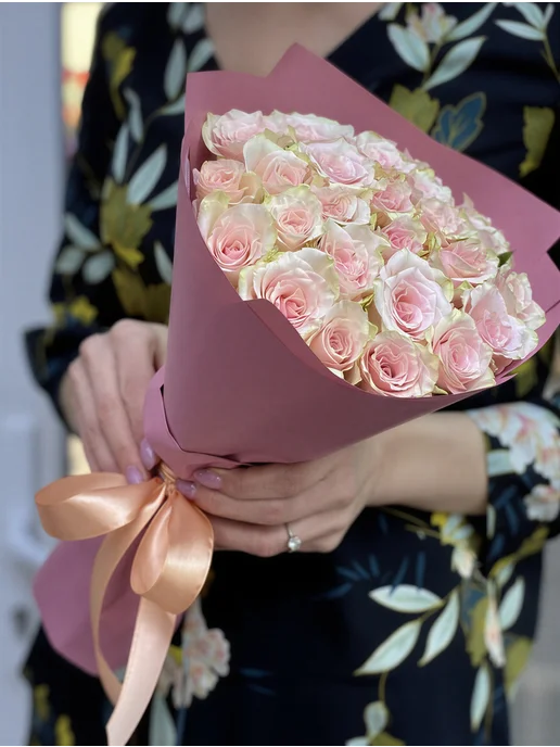 ROZA4U Букет живых цветов 25 нежных роз Пинк Атена, вариант, фото 2