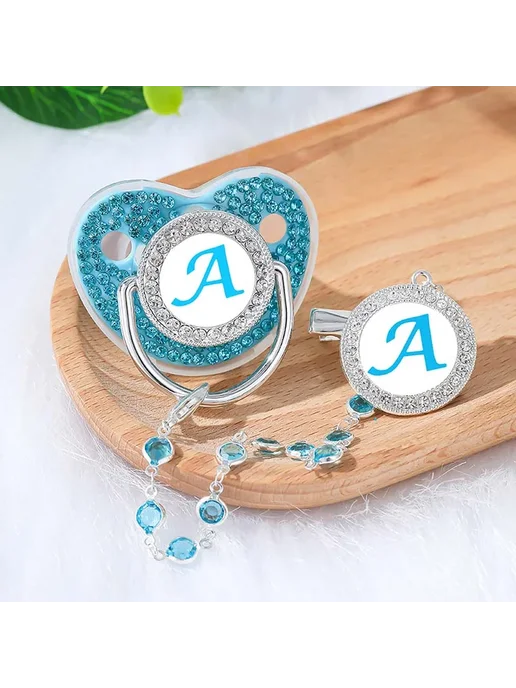 Нет бренда Соска с зажимом и подвеской "A", голубой цирконий, голубой, фото 2