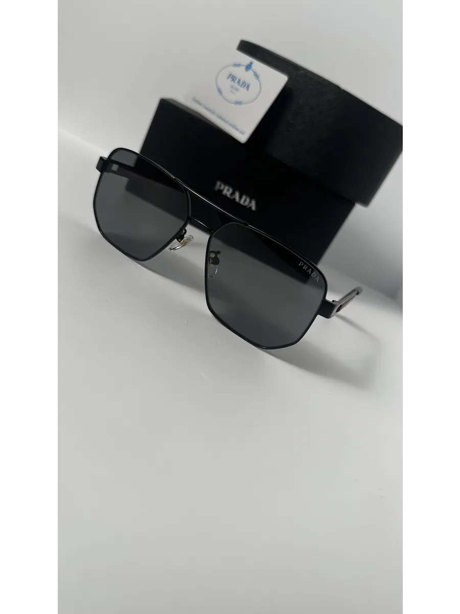 Очки Prada