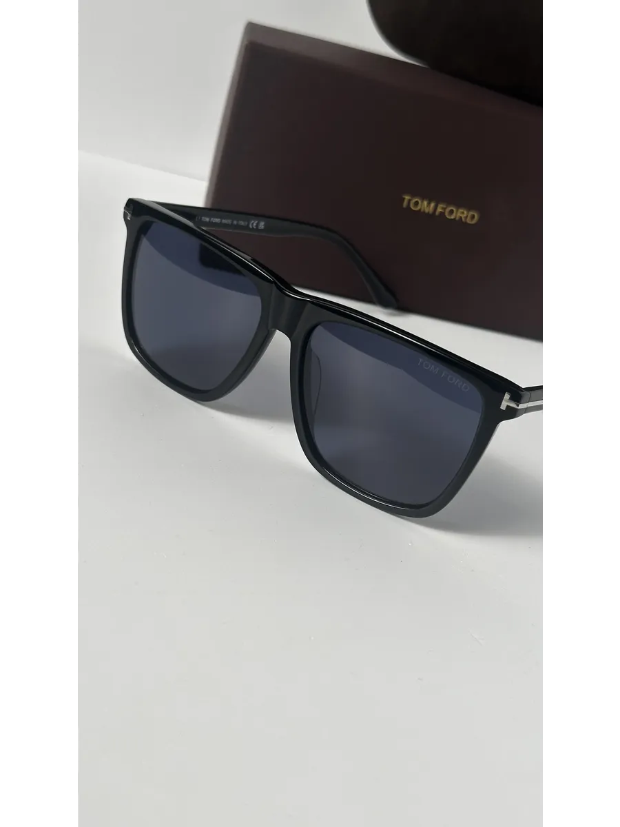 Солнцезащитные очки Tom Ford синие