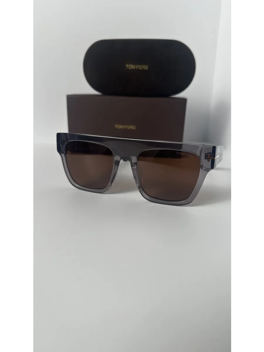 Солнцезащитные очки Tom Ford