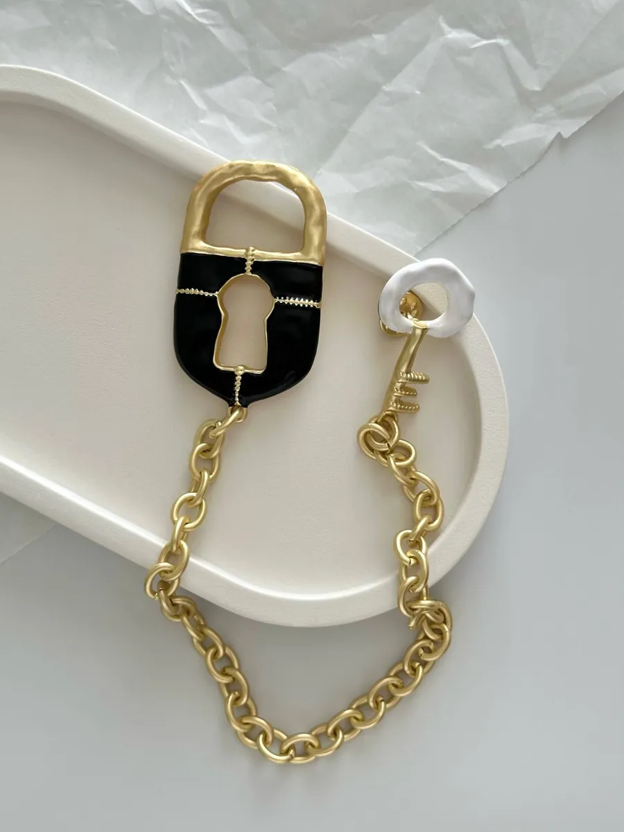 Брошь Schiaparelli Скиапарелли бижутерия Замок