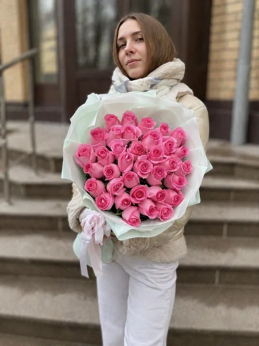 ROZA4U Букет живых цветов 35 розовых роз Ревиваль 60 см, розовый, фото 4